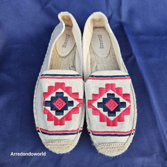 Soludos Embroidered Platform Smoking Slipper Sand - Picture 5 of 9